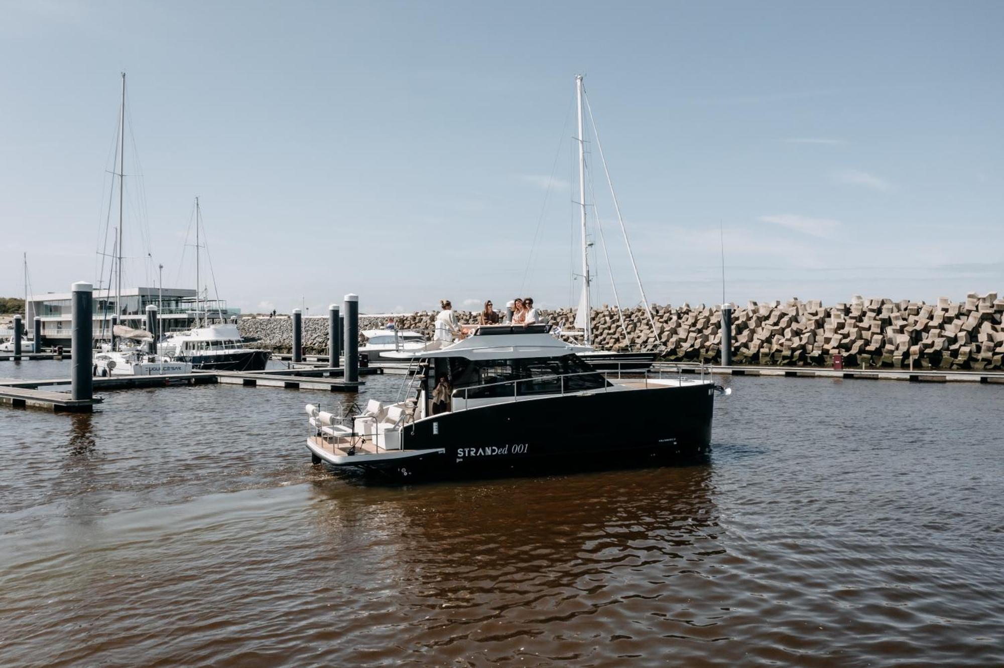 Yacht By Strandhotel - Hotel Service & Wellness 카잔바드 외부 사진